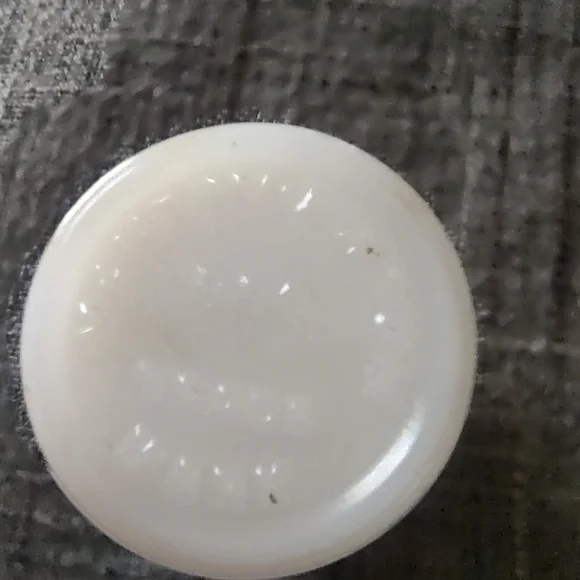 1930s Mentholaltum Cream Jar Small Round Milk Glass 2” X 1.1/2” - Picture 4 of 7